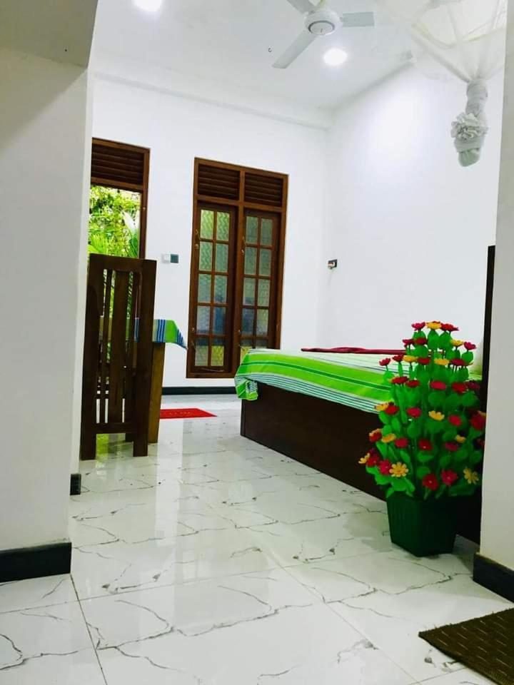 Green Jade Inn มิริสซา ภายนอก รูปภาพ