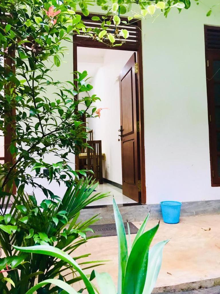Green Jade Inn มิริสซา ภายนอก รูปภาพ